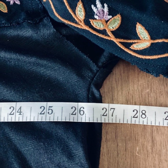 In Loom Blouse Boho Peasant Women's Small Black/Floral Embroidered Pleated Top - Picture 8 of 10